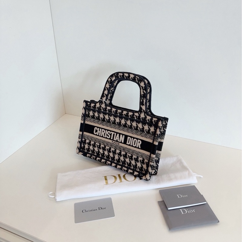 【99新閒置🆕】Dior 限量千鳥格紋刺繡mini Tote 橫版手提小琴譜 手提包-6