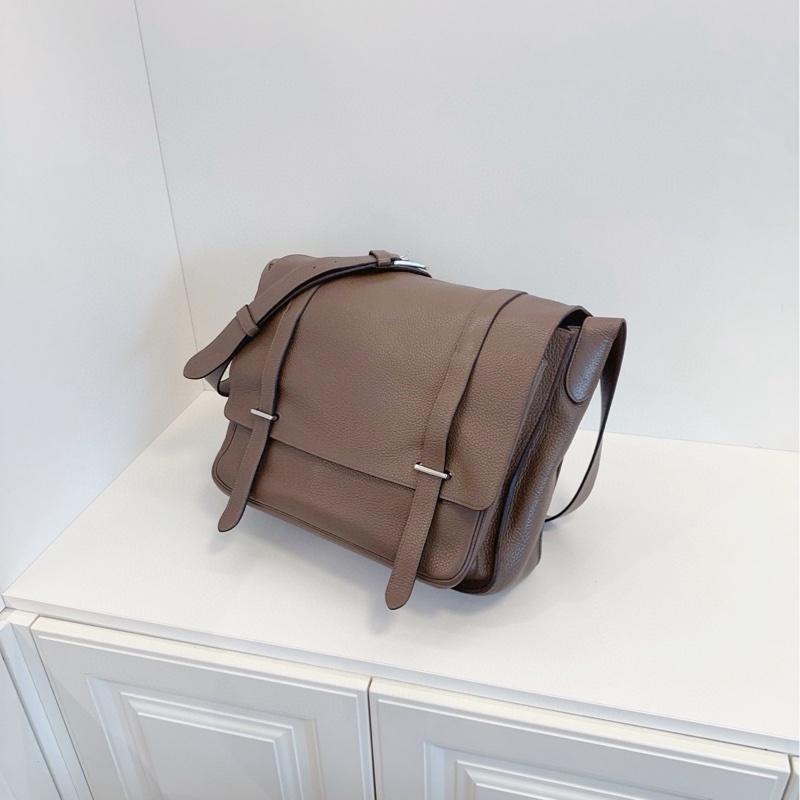 【98新🆕】Hermes  Steve 灰色男士翻蓋郵差包 單肩包 斜挎包-3