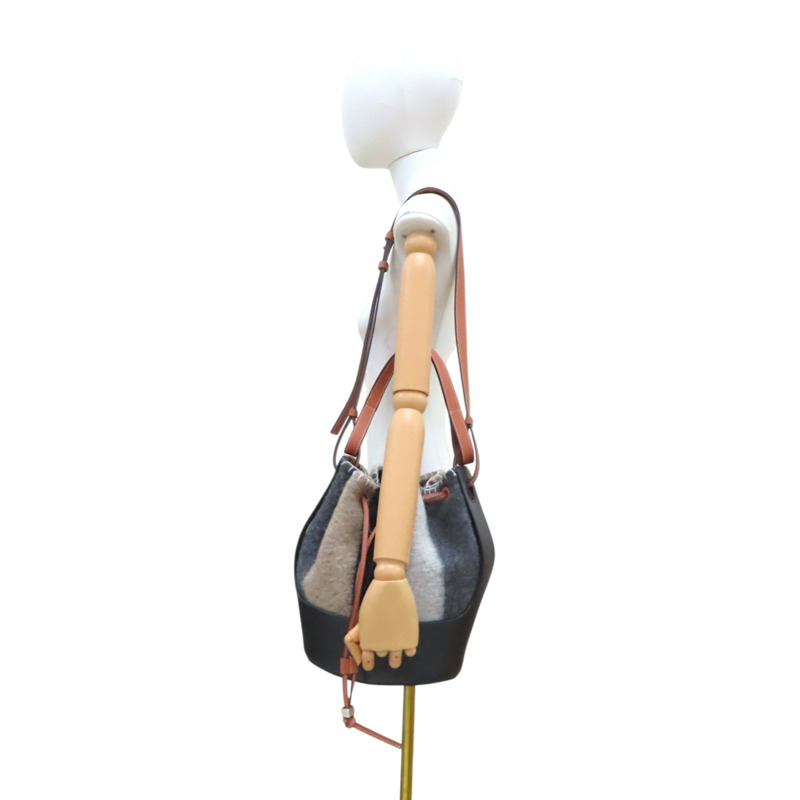 黑/棕色 牛皮 毛氈 Balloon 肩背包【LOEWE 羅威】 326.76AC30-10
