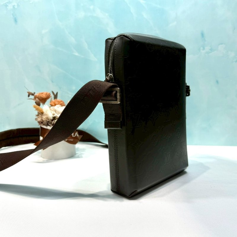 LV Glace巧克力側背包-3