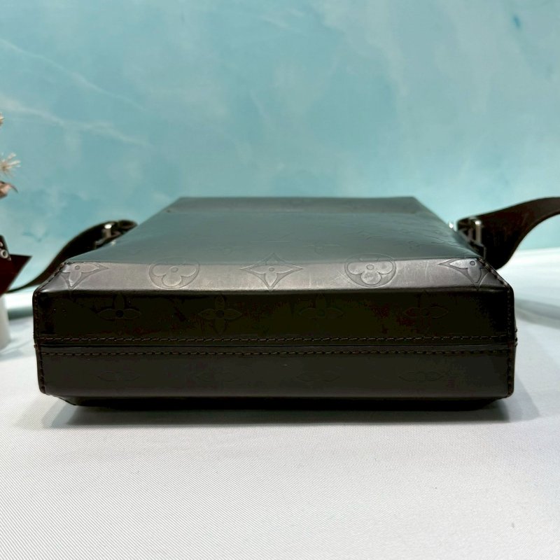 LV Glace巧克力側背包-5