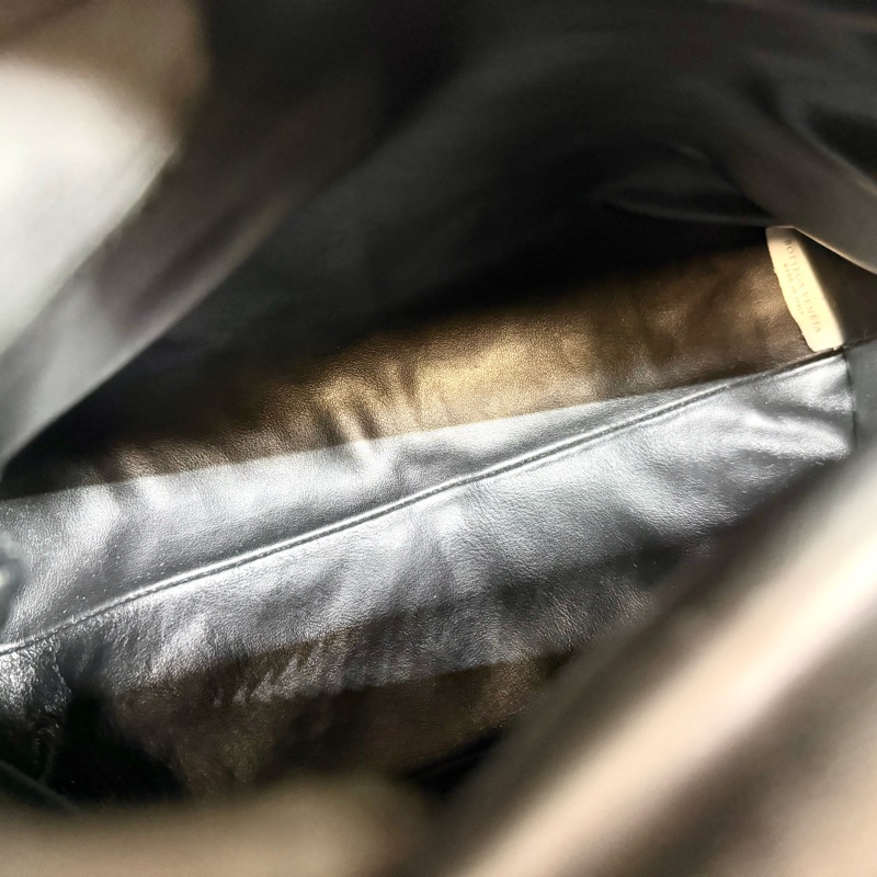 BV簡約獨特✨黑羊皮Trine系列手拿包622712-6