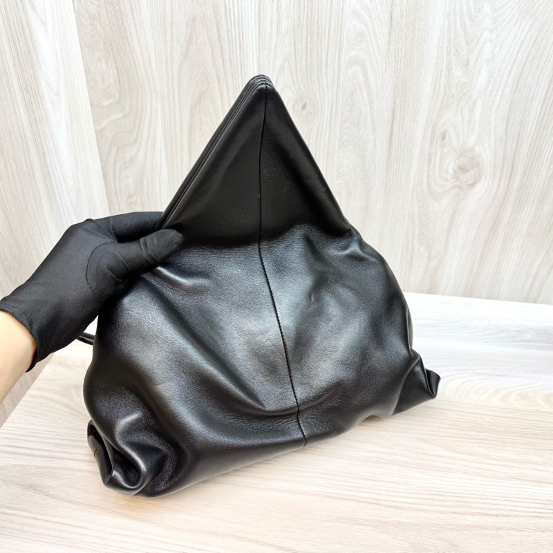 BV簡約獨特✨黑羊皮Trine系列手拿包622712-15