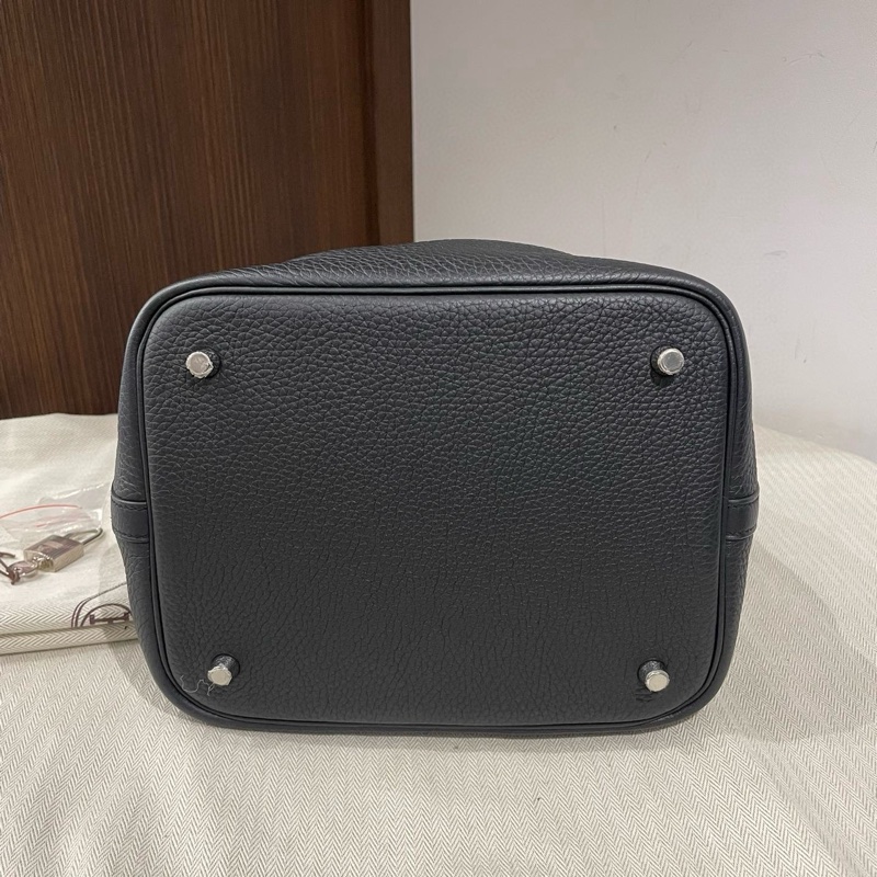 Hermes愛馬仕picotin 22黑銀菜籃子，C刻牛皮，黑銀配色高級 配件防塵鑰匙鎖。-3