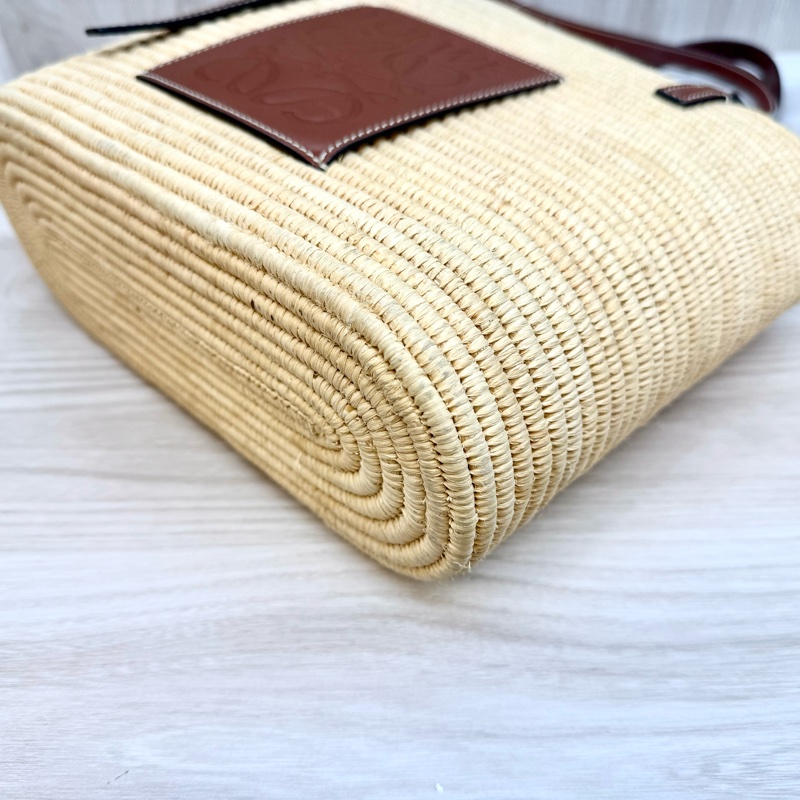 LOEWE夏日季節必備☀️拉菲草編織肩背包A223099-13