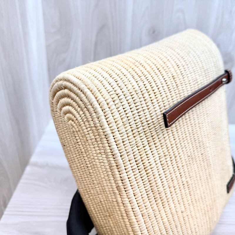 LOEWE夏日季節必備☀️拉菲草編織肩背包A223099-15