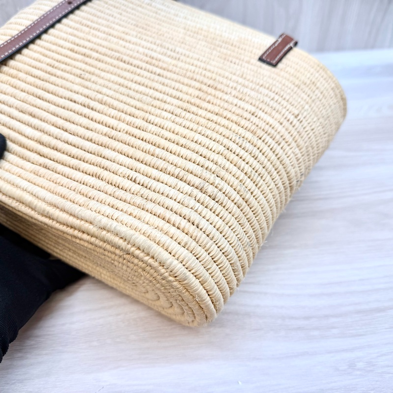 LOEWE夏日季節必備☀️拉菲草編織肩背包A223099-16