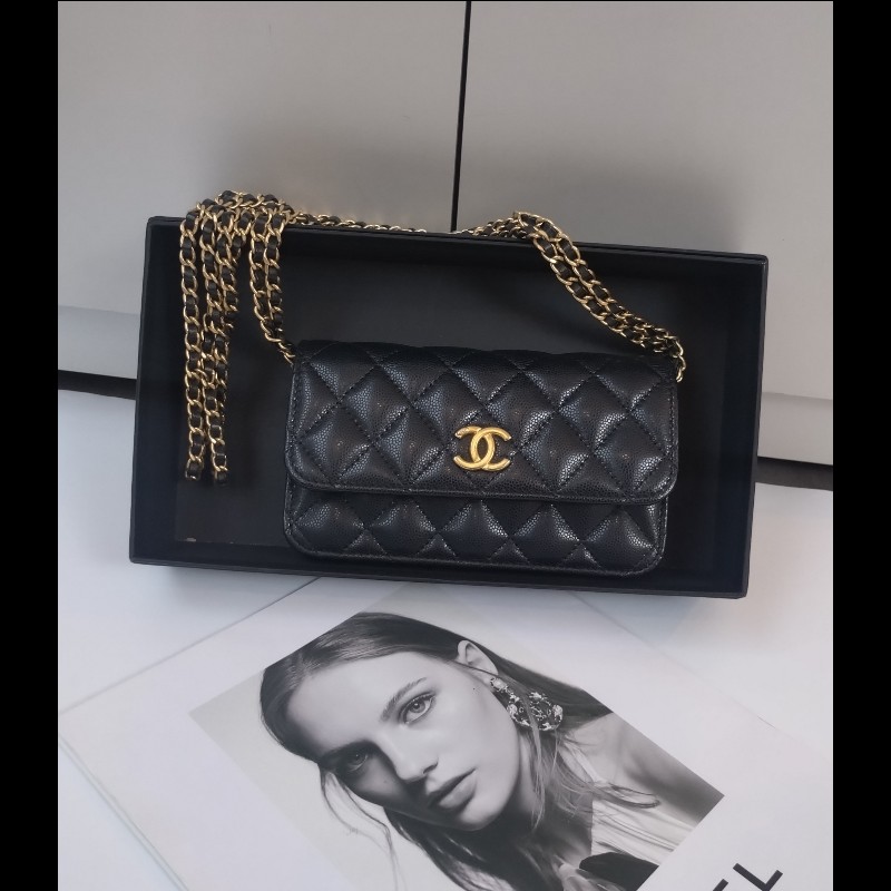 Chanel 雙排金鍊黑皮革口蓋手機斜背包-0
