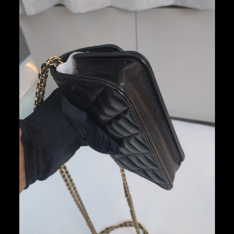 Chanel 雙排金鍊黑皮革口蓋手機斜背包-13