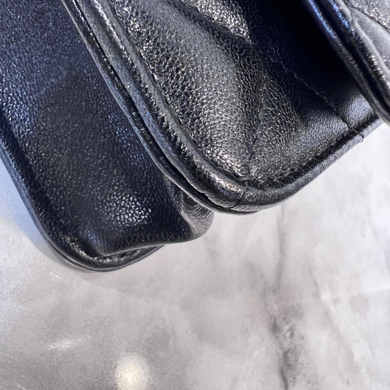 Chanel黑羊皮菱格金釦19下蓋6卡woc斜背包-7