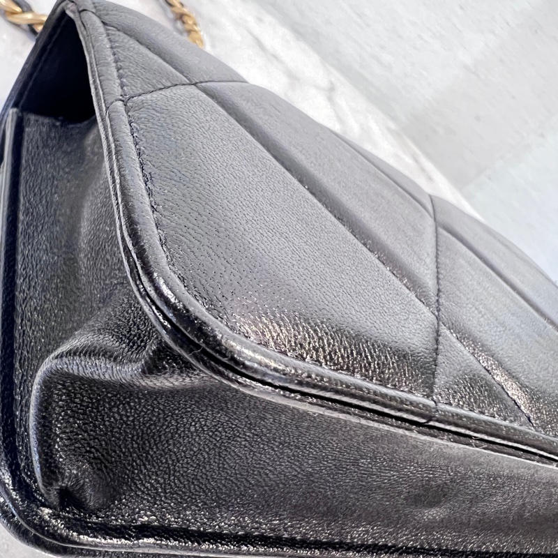 Chanel黑羊皮菱格金釦19下蓋6卡woc斜背包-8