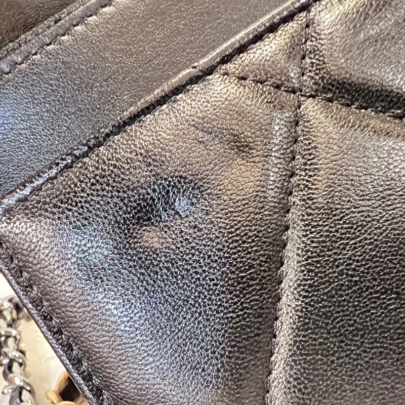 Chanel黑羊皮菱格金釦19下蓋6卡woc斜背包-19