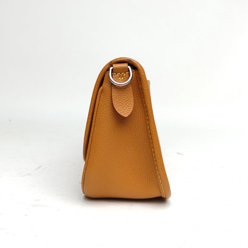 LOUIS VUITTON BUCI法棍包焦糖色EPI水波紋牛皮晶片肩背包-1