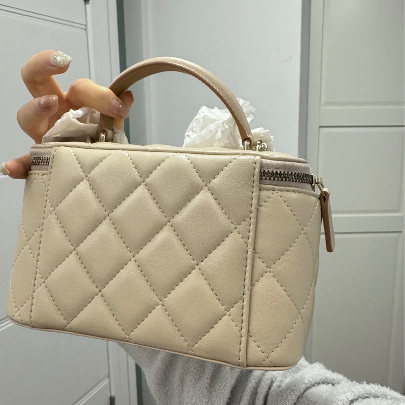Chanel 23p 米色拼焦糖色 長盒子-1