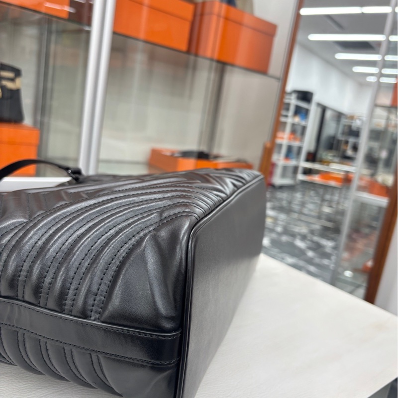 【閒置未使用】 Gucci 全黑Marmont牛皮購物袋中號NF大小 單肩包-6