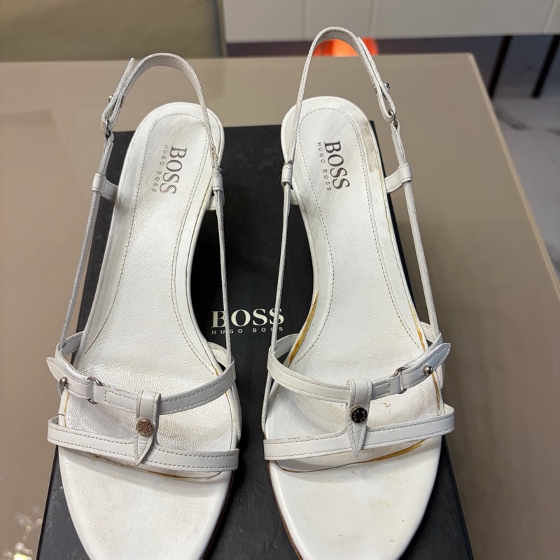 BOSS白色涼鞋-7