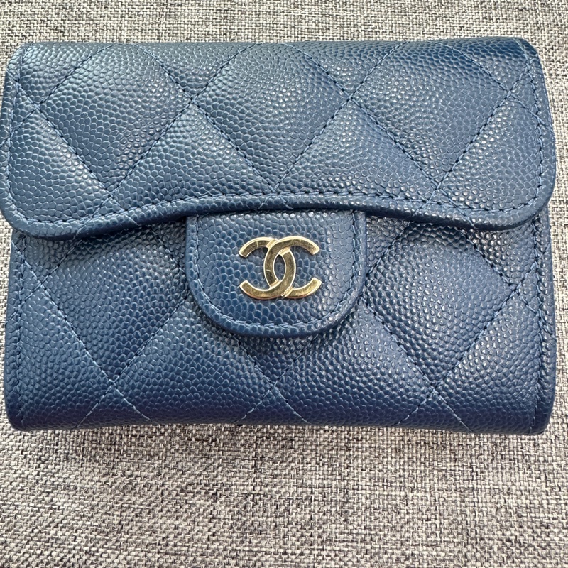 香奈兒 雙層藍色荔枝 金扣錢包 卡包 零錢包 極新品-0