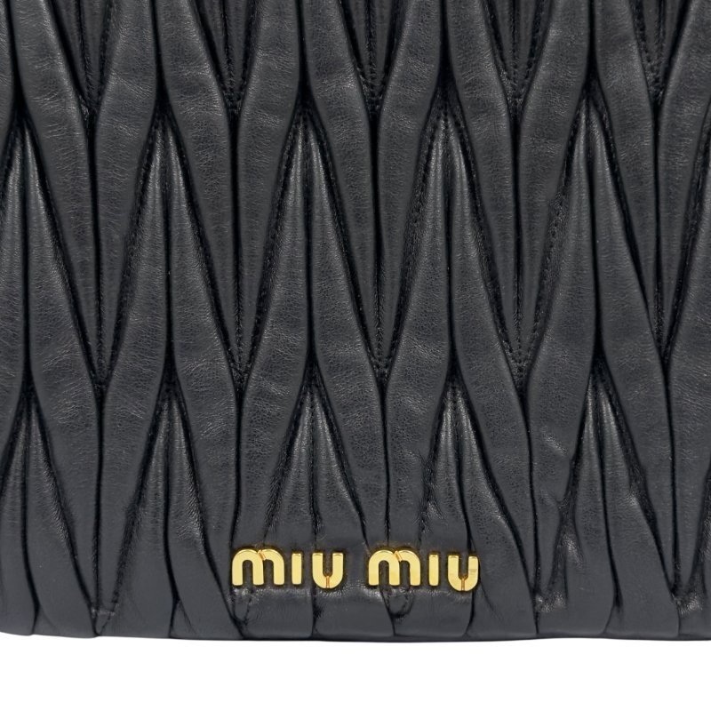 MIU MIU *自加鏈＞送無品牌扣＋無品牌鏈帶* 皺摺 肩背包-3