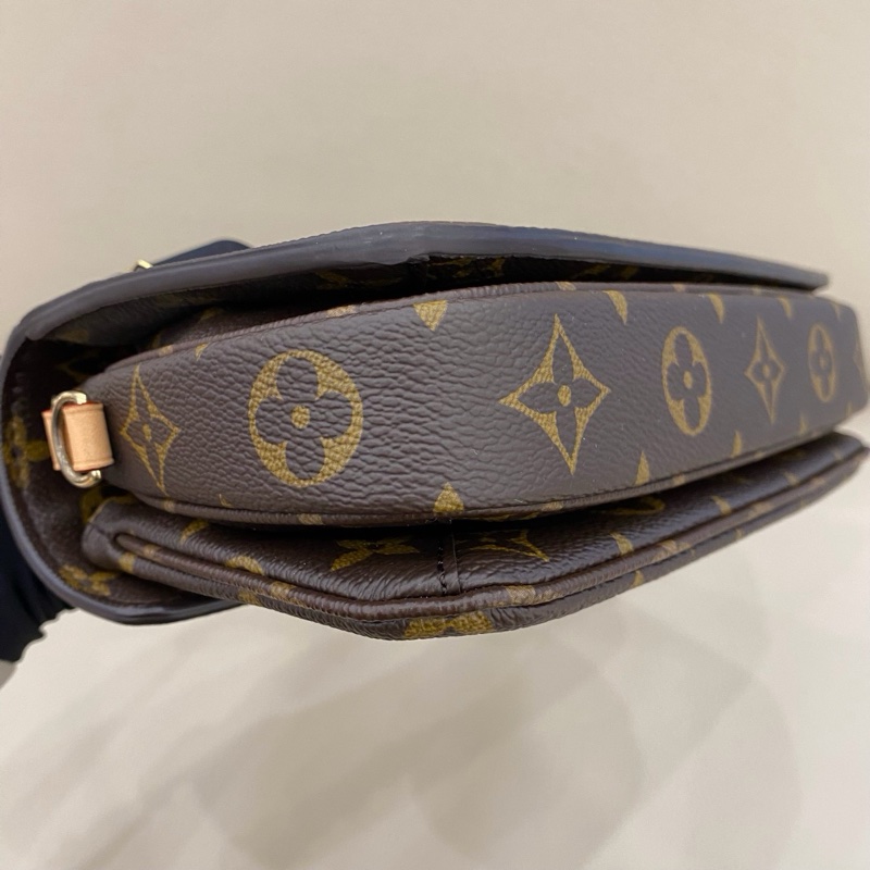 近全新LV 橫版小郵差 芯片款-4