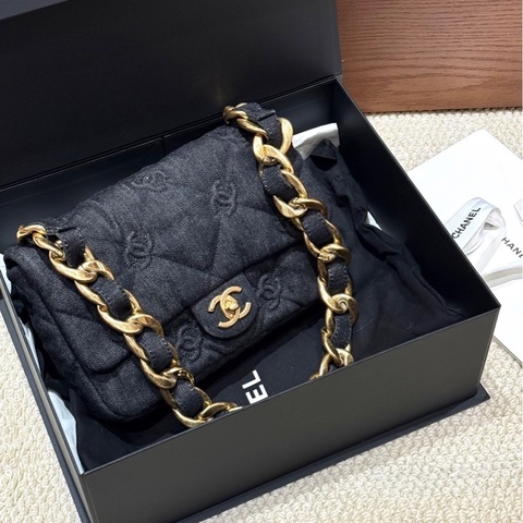 ❣️S級 99成新 Chanel 22S 隱藏款 暗紋浮雕logo粗鏈條黑金牛仔腋下包