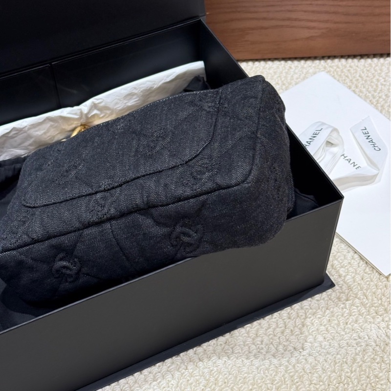 ❣️S級 99成新 Chanel 22S 隱藏款 暗紋浮雕logo粗鏈條黑金牛仔腋下包-2