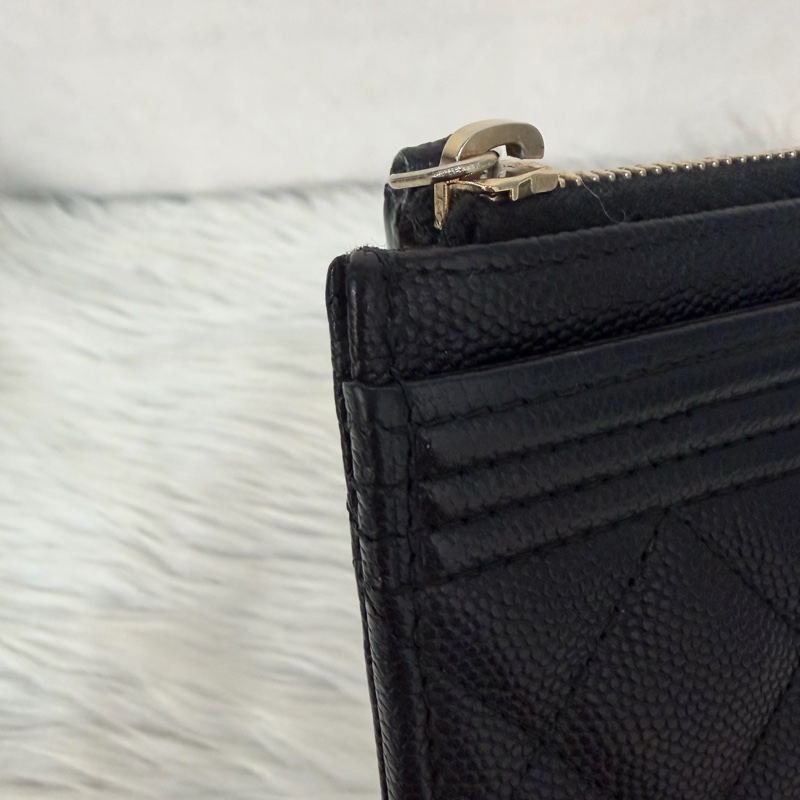 Chanel A81254 黑荔枝皮金釦boy長卡包-7