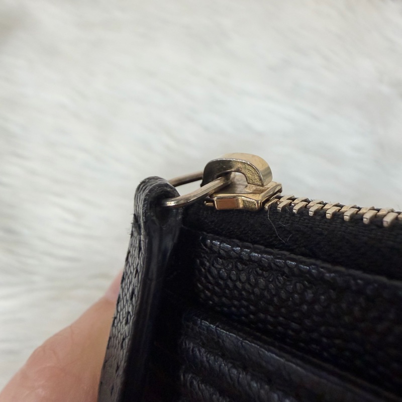 Chanel A81254 黑荔枝皮金釦boy長卡包-18