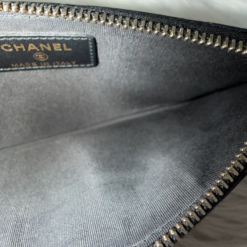 Chanel A81254 黑荔枝皮金釦boy長卡包-24