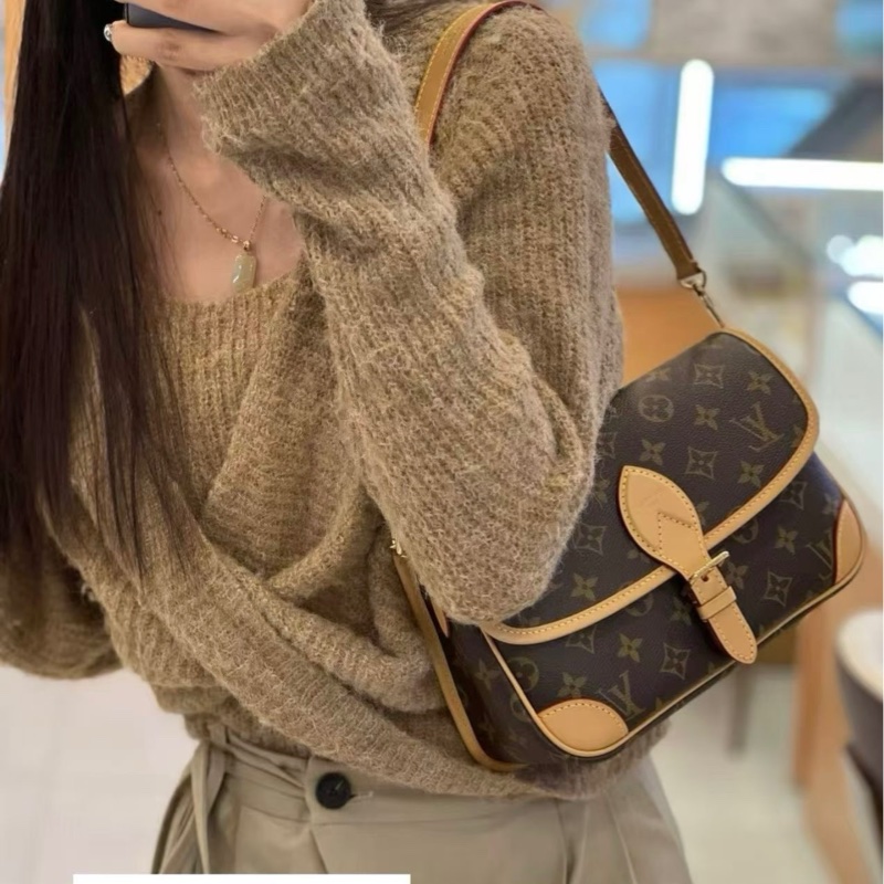 LV diane 法棍包黑色肩帶 芯片款-9