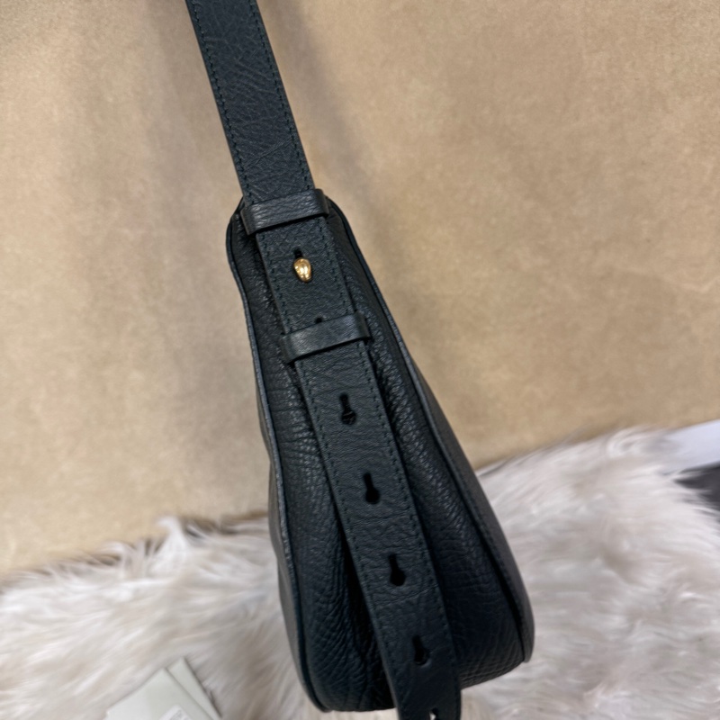 ［櫃價10萬9千］Burberry Small Knight 墨綠色牛皮限量肩背包 近全新-4