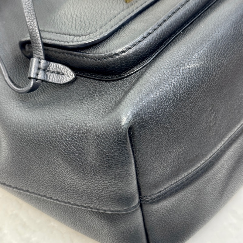 絕版路易威登Lockme M57687 LV黑金牛皮手提水桶包-20