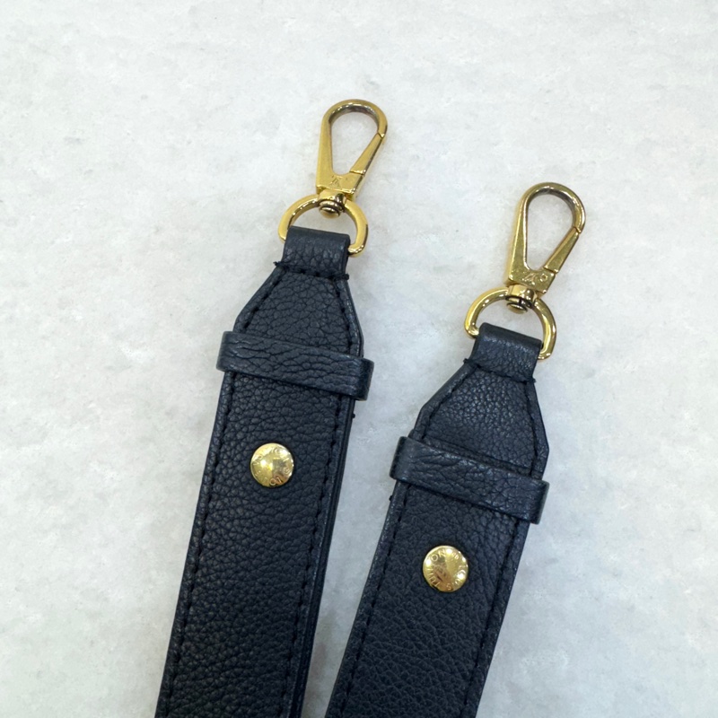 絕版路易威登Lockme M57687 LV黑金牛皮手提水桶包-31