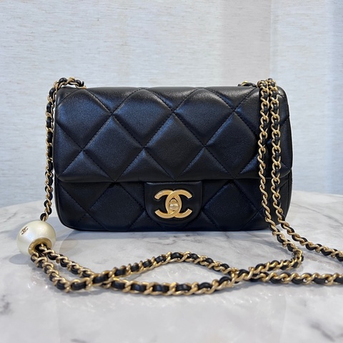 Chanel黑羊皮霧金釦CF20雙珍珠下蓋肩斜背包