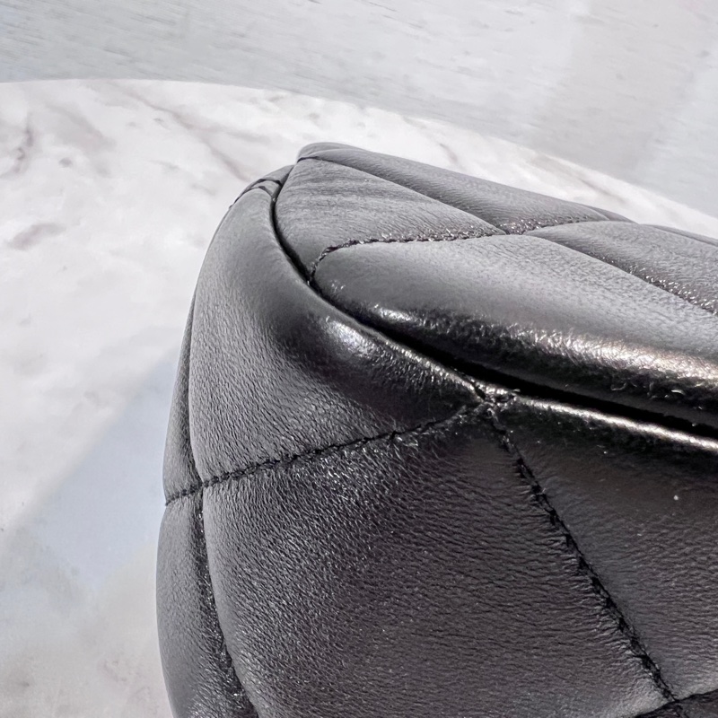 Chanel黑羊皮霧金釦CF20雙珍珠下蓋肩斜背包-9