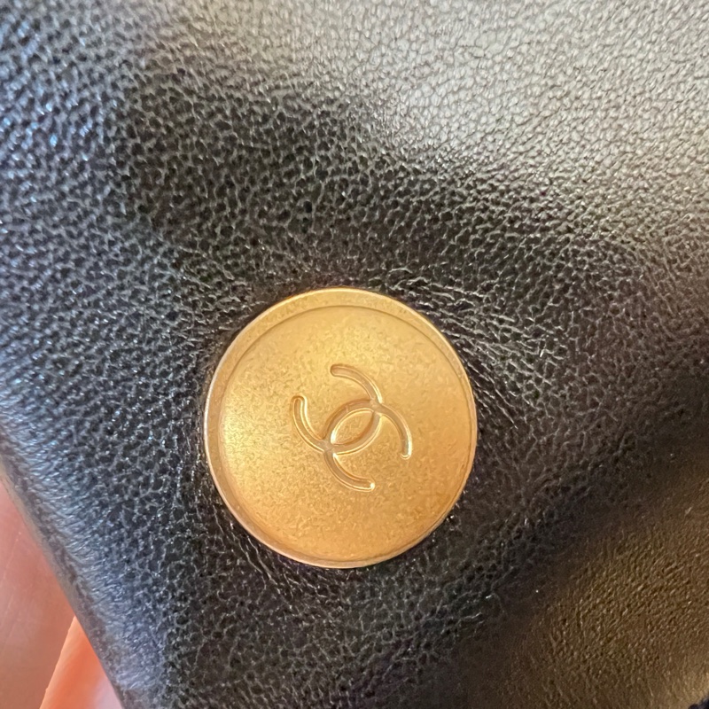 Chanel黑羊皮霧金釦CF20雙珍珠下蓋肩斜背包-14