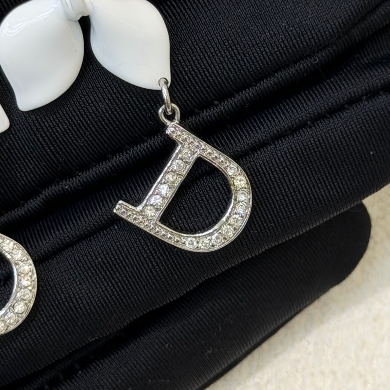 Dior 白色蝴蝶結D字水鑽耳夾 XC183-6