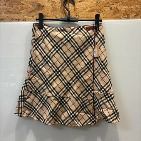 【美收精品】BURBERRY格紋短裙 5-3