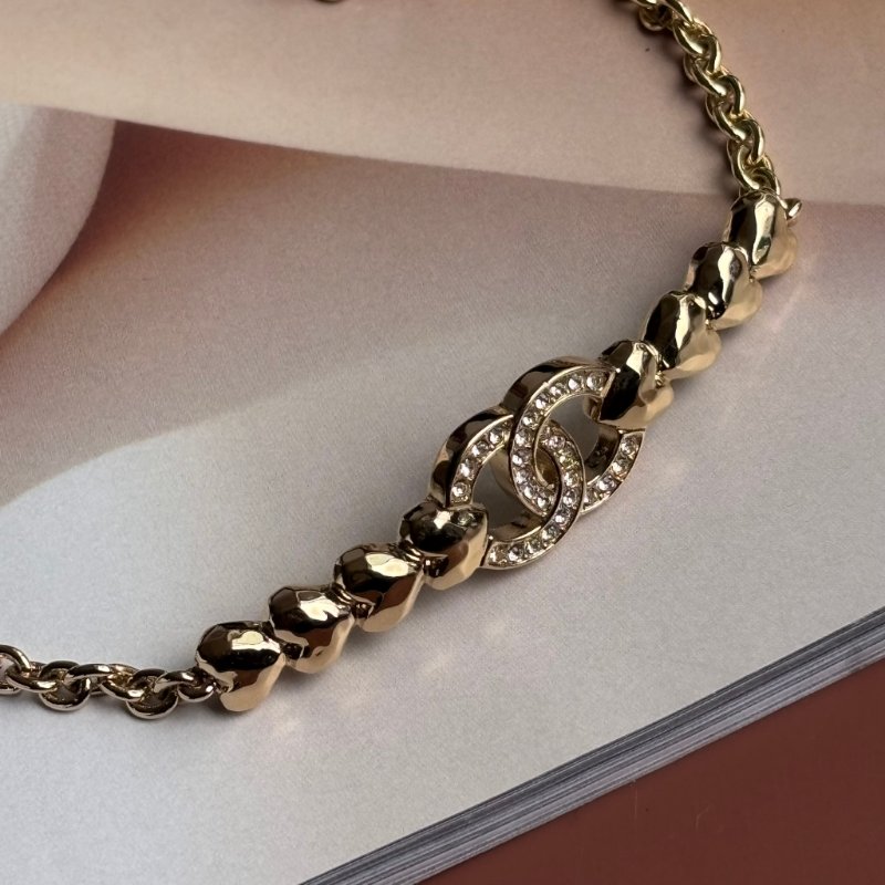 ::CHANEL:: 香奈兒 choker 23A 鑲鑽雙C淡金愛心項鍊-2