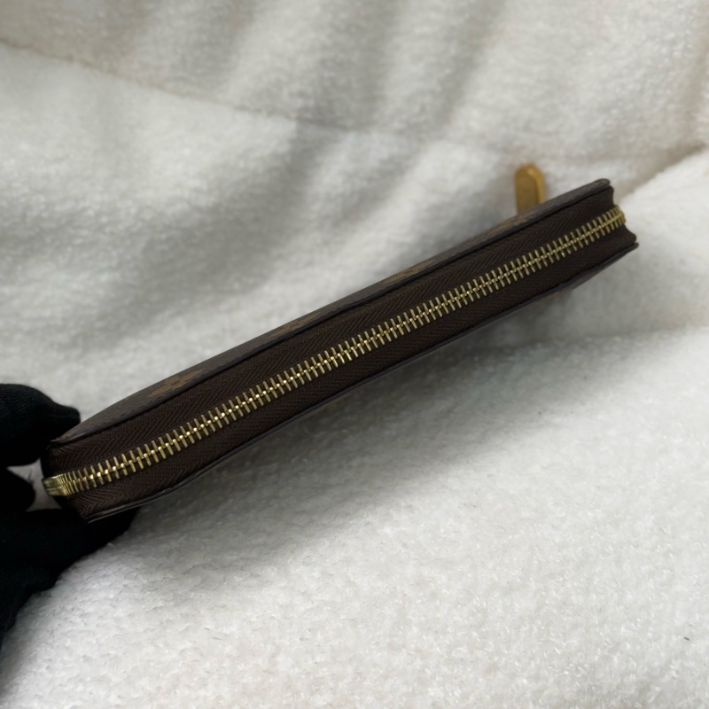 （國外購證🌍）LV 聖誕限定 Transatlantic 旅行插畫 Zippy 拉鍊長夾-3