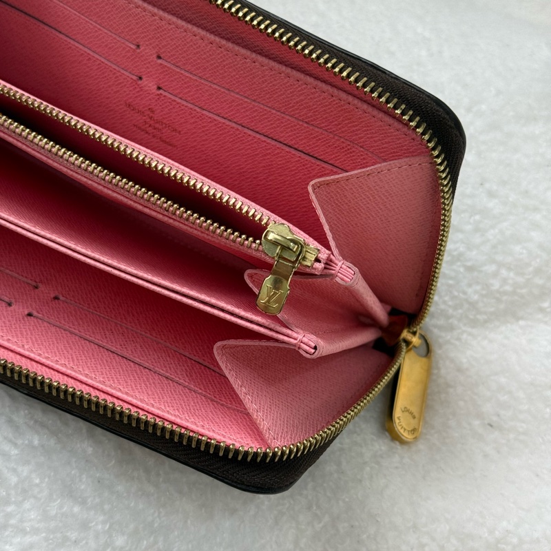 （國外購證🌍）LV 聖誕限定 Transatlantic 旅行插畫 Zippy 拉鍊長夾-7