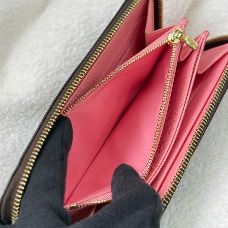 （國外購證🌍）LV 聖誕限定 Transatlantic 旅行插畫 Zippy 拉鍊長夾-8