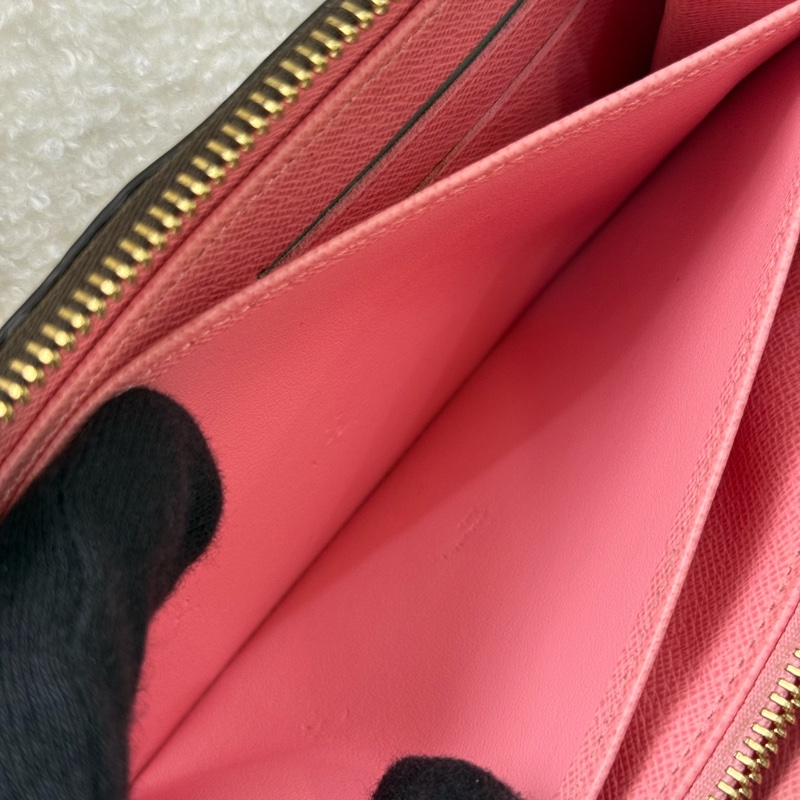 （國外購證🌍）LV 聖誕限定 Transatlantic 旅行插畫 Zippy 拉鍊長夾-9