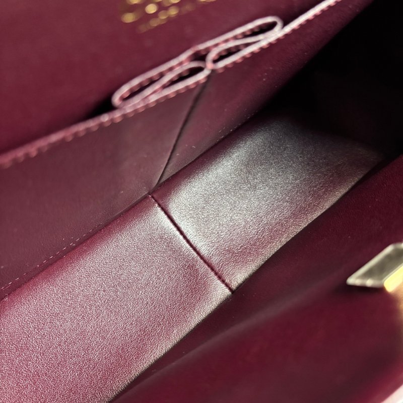 ::CHANEL::  A58600 香奈兒 經典菱格黑色大型口蓋包 JUMBO Classic Flap 30-23