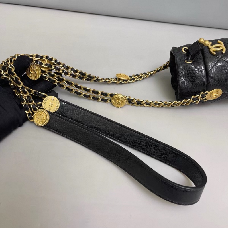 Chanel香奈兒2 黑金荔枝紋金幣迷你水桶包 芯片款-6