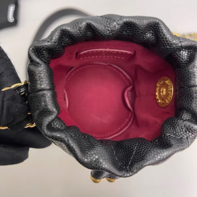 Chanel香奈兒2 黑金荔枝紋金幣迷你水桶包 芯片款-7
