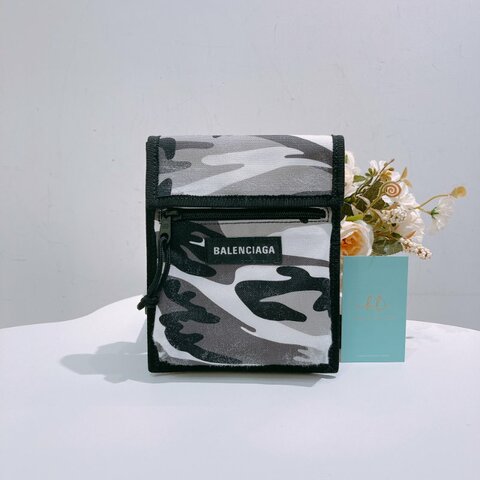 TW4676  Balenciaga 巴黎世家 尼龍 迷彩 斜背小包 Explorer Camo-Print Crossbody Bag Nylon