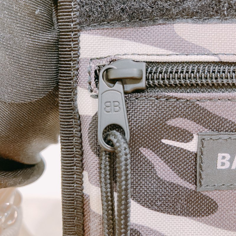 TW4676  Balenciaga 巴黎世家 尼龍 迷彩 斜背小包 Explorer Camo-Print Crossbody Bag Nylon-13