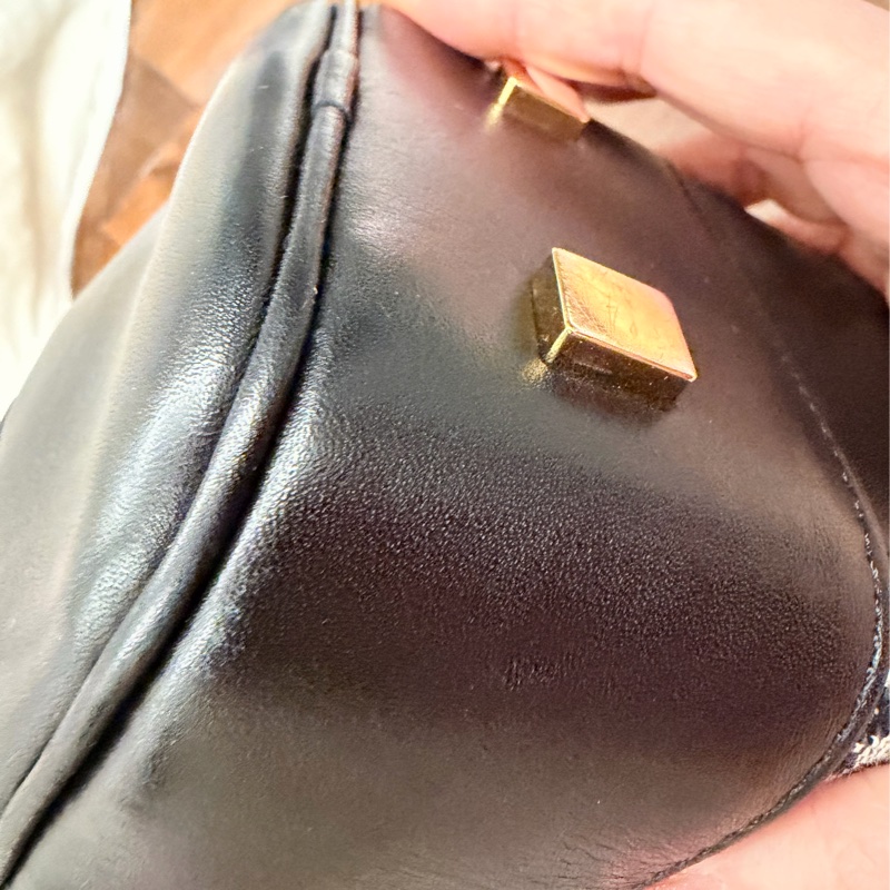 LOEWE 羅威 AMAZONA 19 方形包 Anagram 緹花拼小牛皮款（海軍藍/黑）。金扣-7