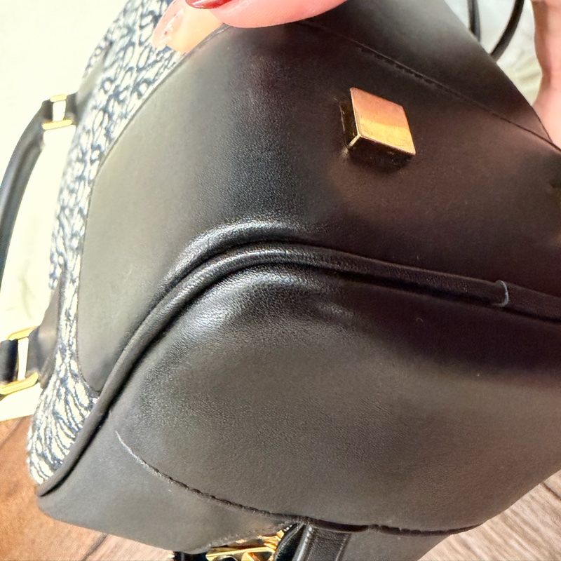 LOEWE 羅威 AMAZONA 19 方形包 Anagram 緹花拼小牛皮款（海軍藍/黑）。金扣-8