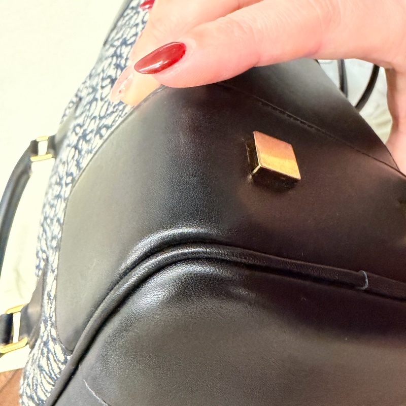 LOEWE 羅威 AMAZONA 19 方形包 Anagram 緹花拼小牛皮款（海軍藍/黑）。金扣-32